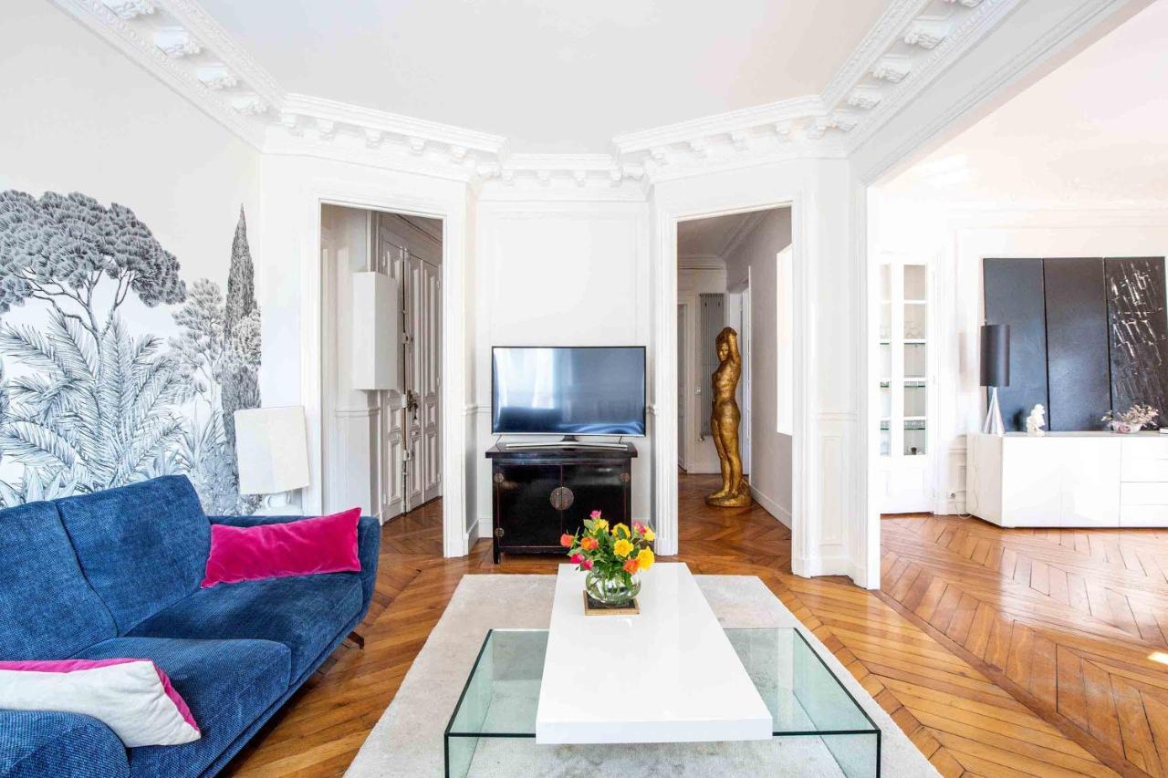 Veeve - Pastel Pinks In * Paris